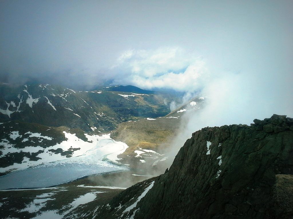 mt-evans-summit-crater