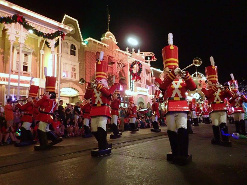 disney world-Very Merry Christmas Party-parade