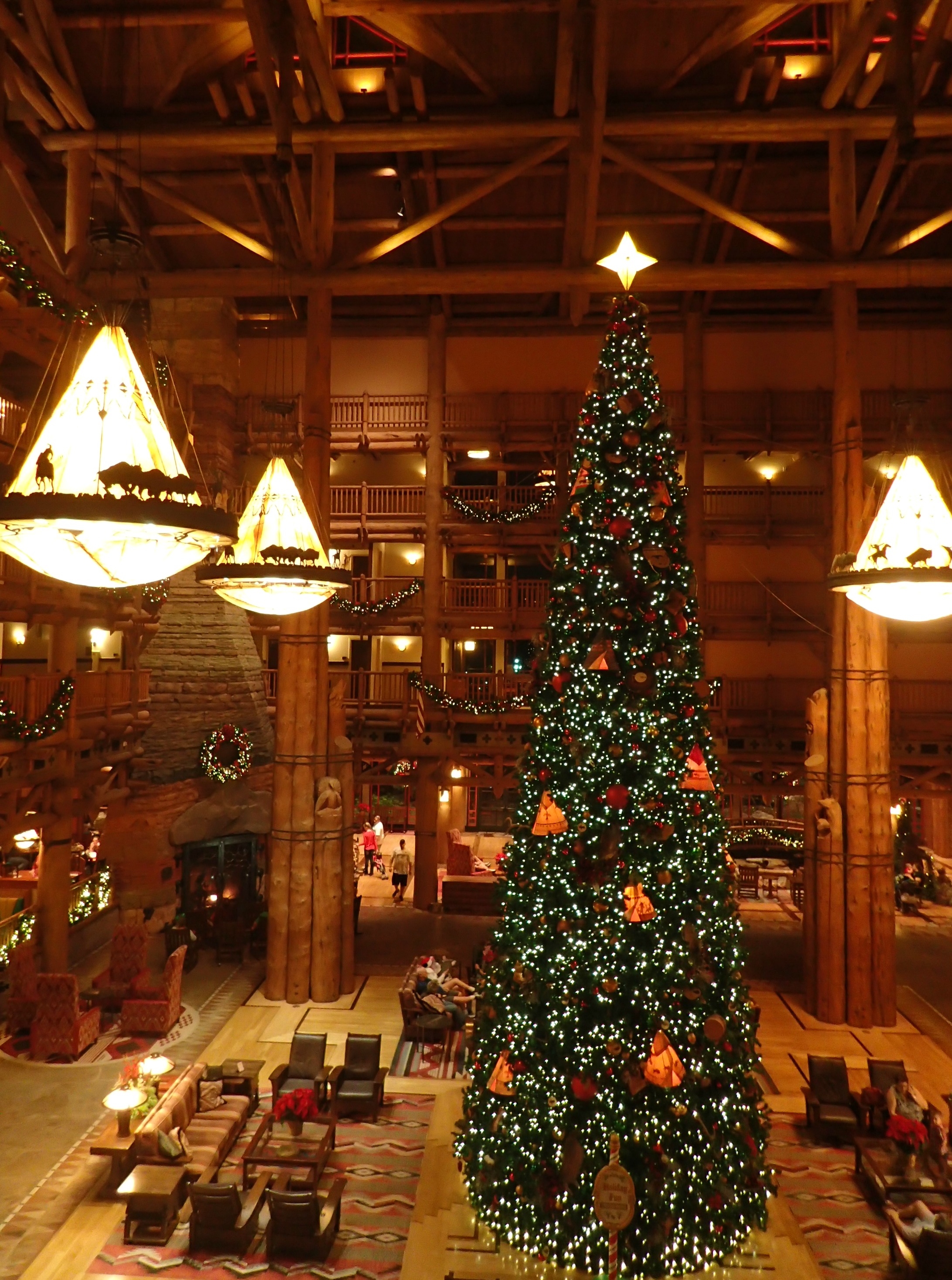 Christmastime Resort Hopping-Disney World