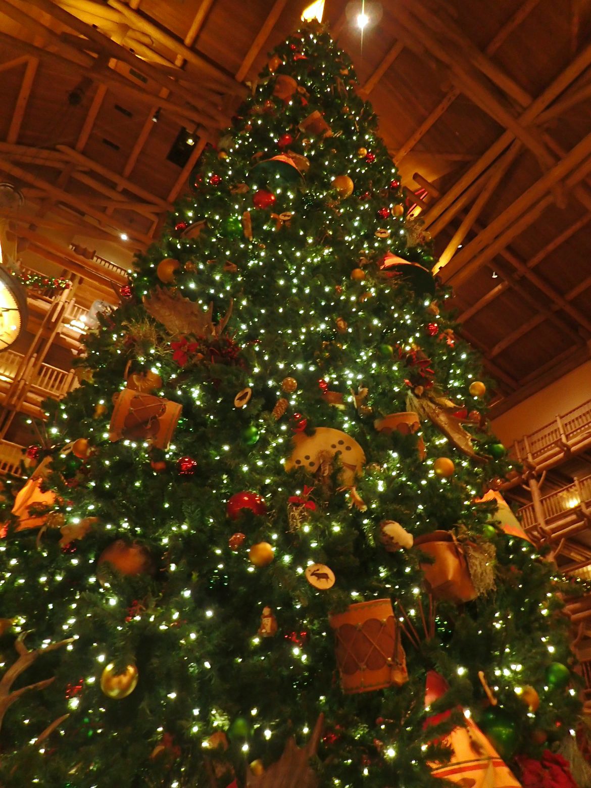 Christmastime Resort Hopping-Disney World - Obligatory Traveler
