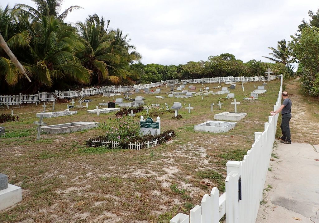 bahamas-elbow cay-cemetery 