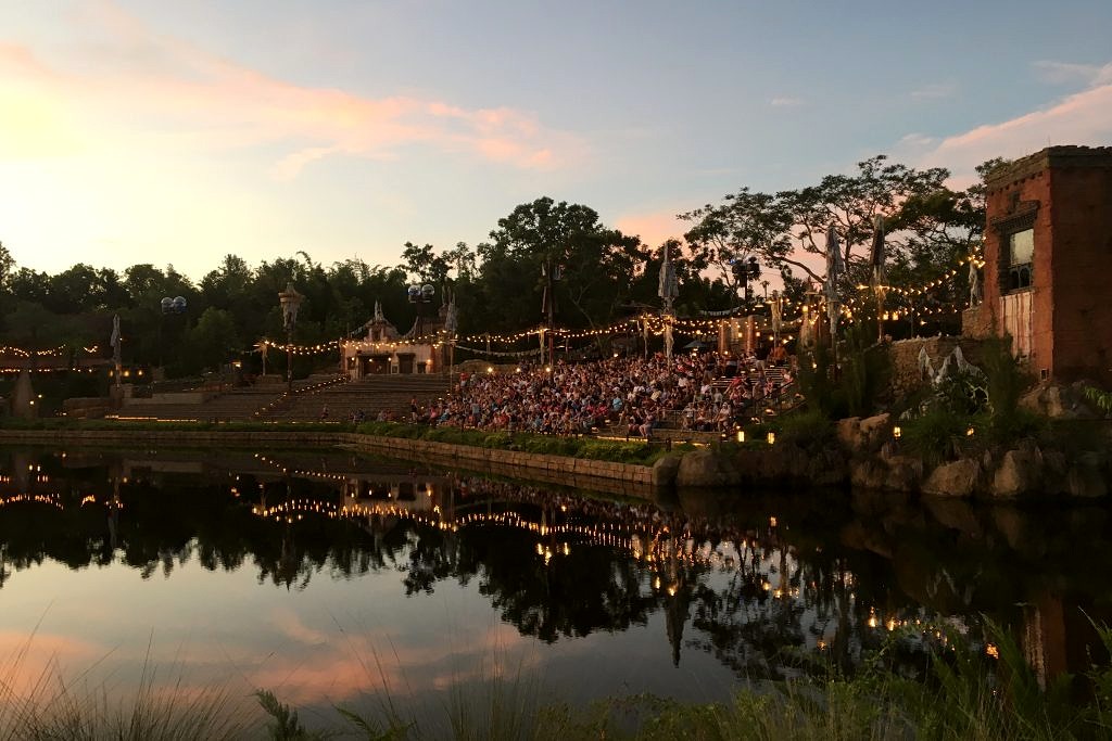 rivers of light-seating 
