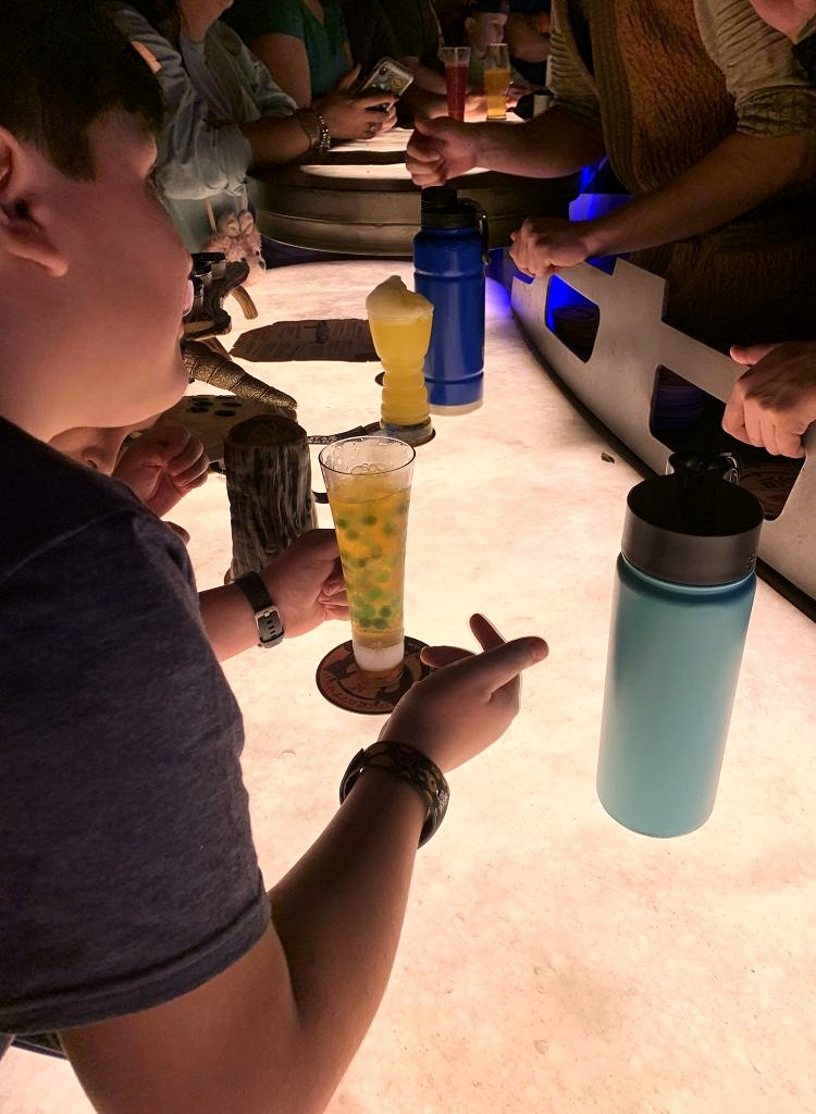galaxy edge-oga's cantina-non-alcohol drinks 