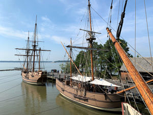 jamestown settlement-ships