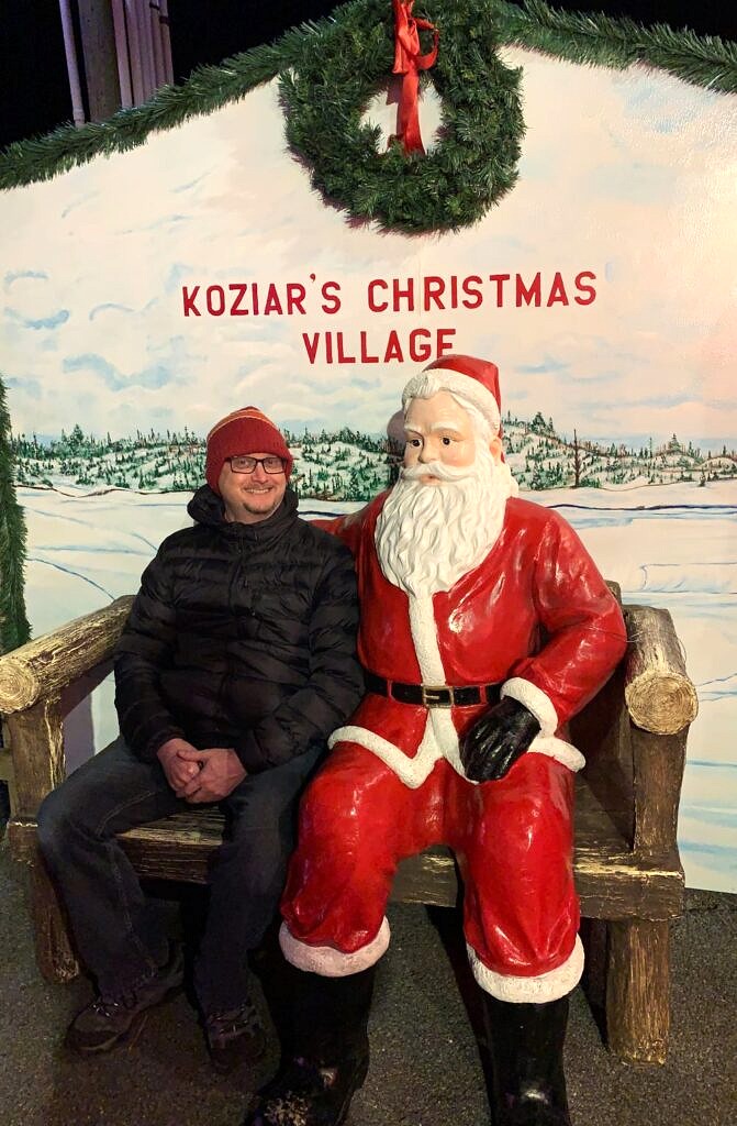 koziar's christmas village-santa